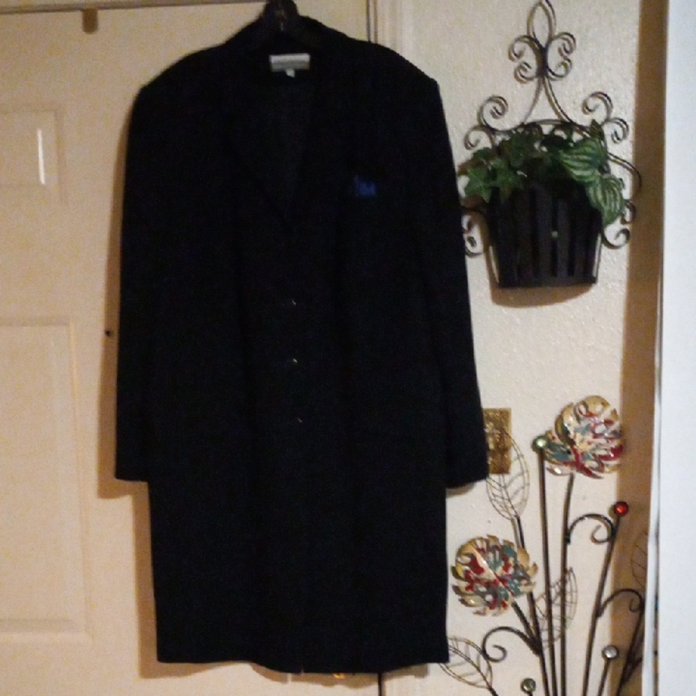 August Max  coat    24W